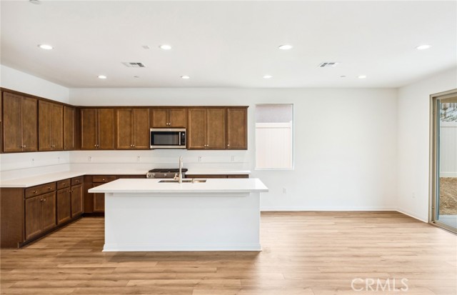 Detail Gallery Image 5 of 26 For 4180 Larchwood Ln, Lake Elsinore,  CA 92530 - 3 Beds | 2 Baths