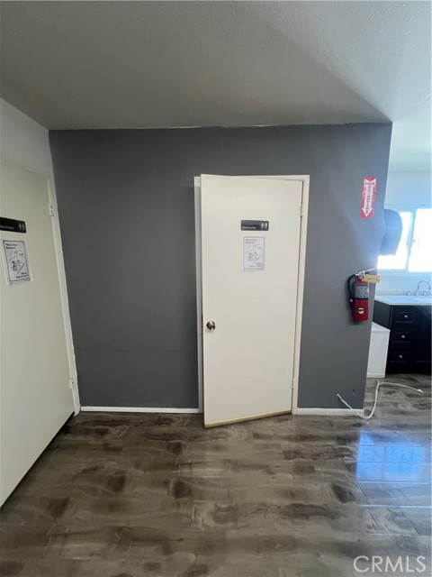 4306 W Victory Blvd / Unit - B Boulevard, Burbank, California 91505, ,Commercial Lease,For Rent,4306 W Victory Blvd / Unit - B Boulevard,CRBB25052999