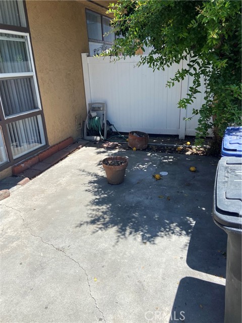 8614 Evergreen, South Gate CA: https://media.crmls.org/medias/48d9ce68-47bc-44d6-bb65-486be3c010e3.jpg