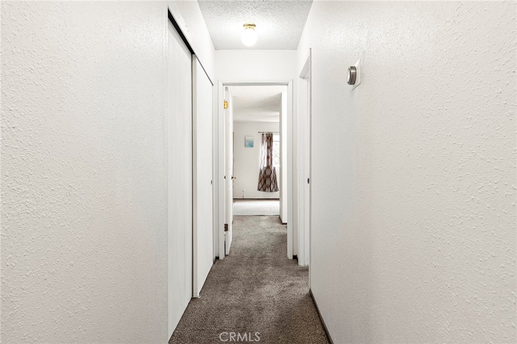 https://media.crmls.org/medias/48da750c-808f-4698-a5af-6400a4d906c1.jpg?preset=X-Large