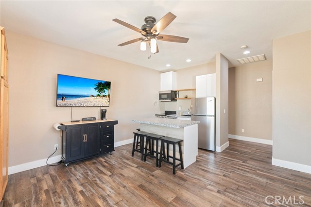 18265 Fort Lauder Lane, Perris CA: https://media.crmls.org/medias/48db4982-c53f-4111-8031-e8dc6a02c894.jpg