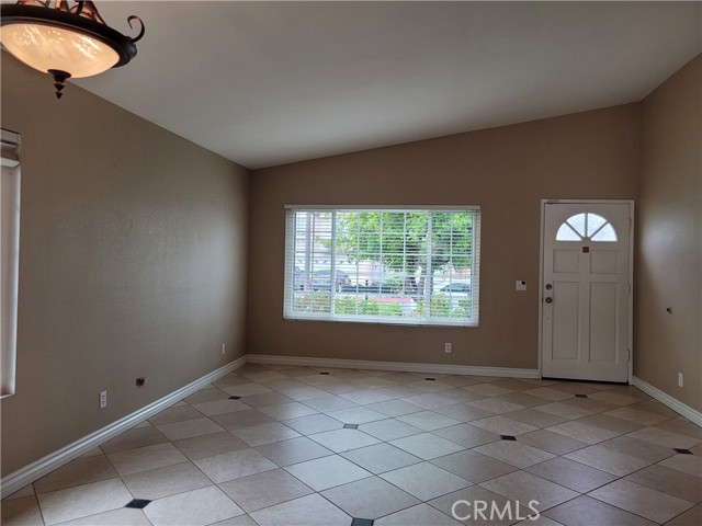 Detail Gallery Image 6 of 37 For 775 Falcon View, Upland,  CA 91784 - 3 Beds | 2 Baths