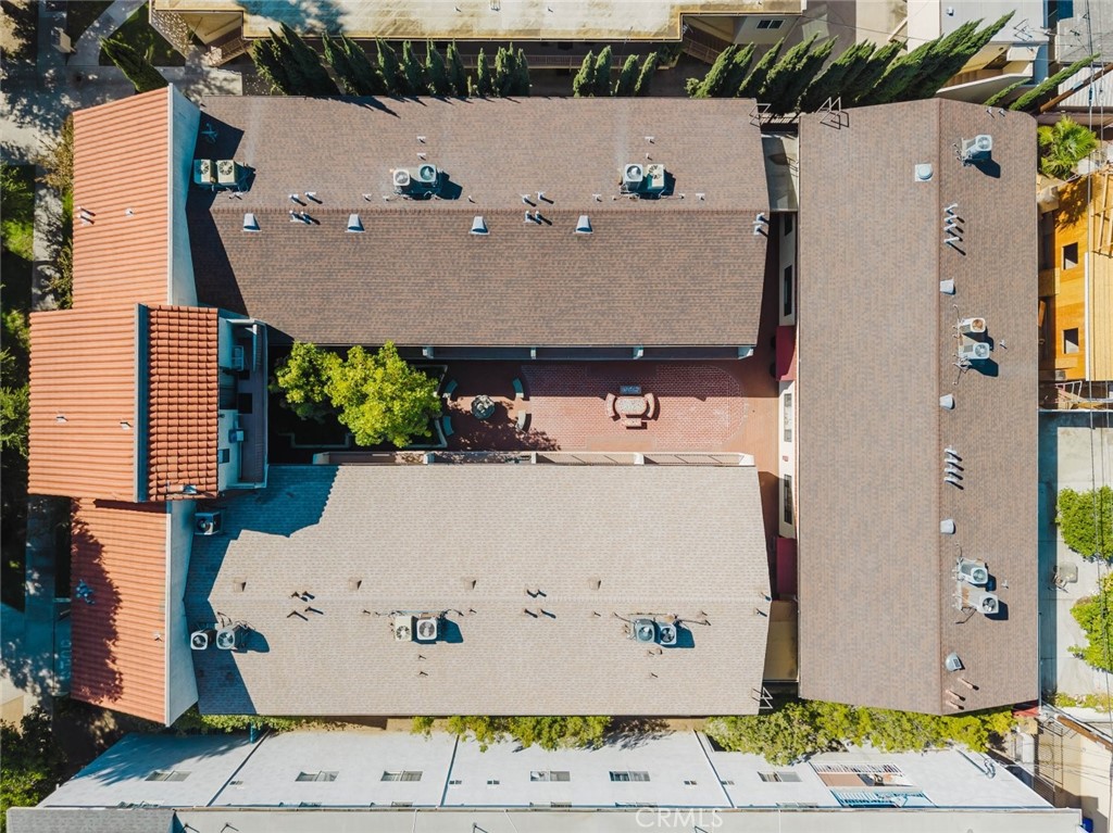 https://media.crmls.org/medias/48dc4606-fd92-4f5d-9745-eabe9e801755.jpg?preset=X-Large
