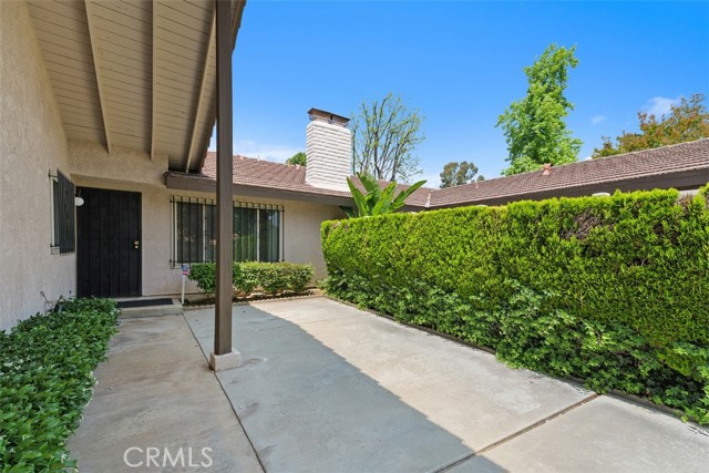 2797 Persimmon Place, Riverside CA: https://media.crmls.org/medias/48dc80dd-bdf4-4eae-b665-6730cbdd380b.jpg