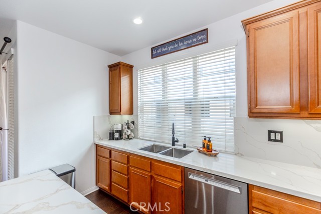 Detail Gallery Image 16 of 75 For 4468 Owens #103,  Corona,  CA 92883 - 3 Beds | 2/1 Baths