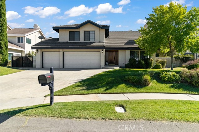 Detail Gallery Image 2 of 31 For 6556 Manzanita Dr, Palmdale,  CA 93551 - 3 Beds | 3 Baths