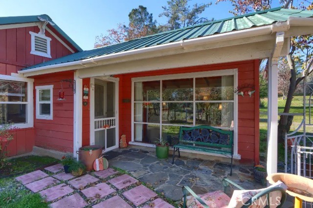 Detail Gallery Image 4 of 46 For 5201 Tip Top, Mariposa,  CA 95338 - 2 Beds | 1 Baths