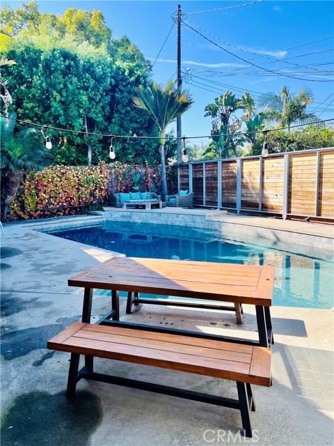 Detail Gallery Image 9 of 14 For 273 Cecil Pl, Costa Mesa,  CA 92627 - 4 Beds | 3 Baths