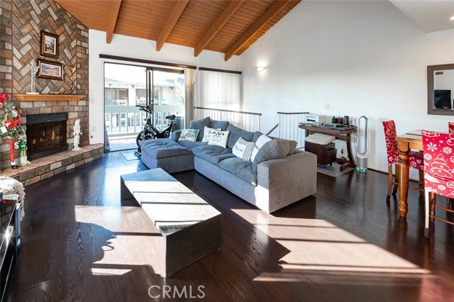 2110 Vanderbilt Lane, Redondo Beach, California 90278, 2 Bedrooms Bedrooms, ,2 BathroomsBathrooms,Residential,Sold,Vanderbilt,PV21255793