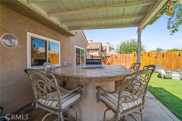 1605 Kings Road, Palmdale CA: https://media.crmls.org/medias/48dda2f4-059b-4784-b897-28387a44ce61.jpg