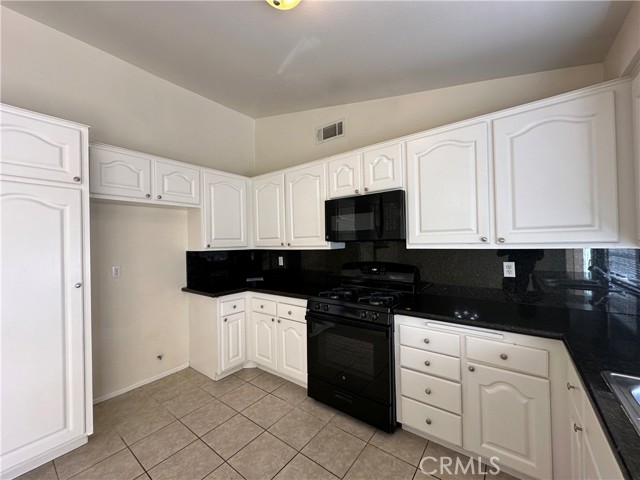 Detail Gallery Image 14 of 58 For 1249 W Vodden St, Bloomington,  CA 92316 - 4 Beds | 2 Baths