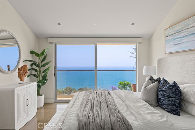 900 Gainsborough Drive, Laguna Beach CA: https://media.crmls.org/medias/48dfb2c7-fb93-4c22-a79e-93feb1b9cf1d.jpg