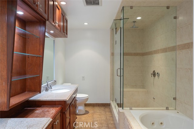 Detail Gallery Image 12 of 13 For 2175 S Beverly Glen Bld #311,  Los Angeles,  CA 90025 - 2 Beds | 2 Baths