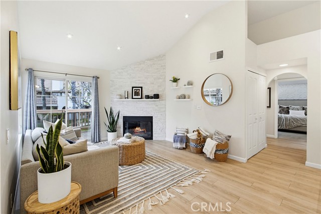 Detail Gallery Image 3 of 24 For 26571 Las Palmas #7,  Laguna Hills,  CA 92656 - 2 Beds | 1 Baths