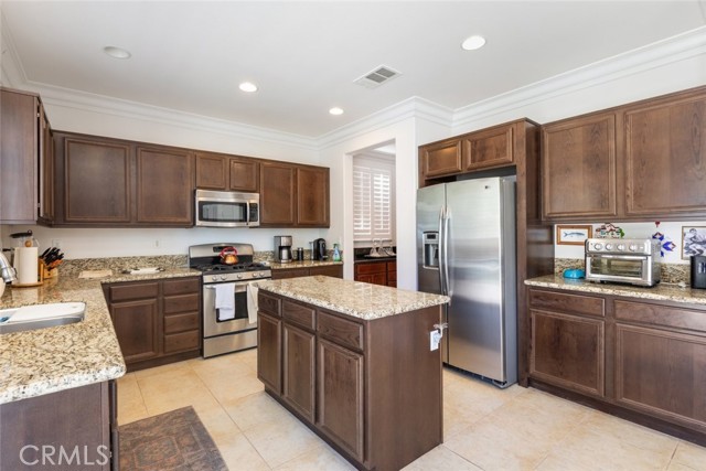 Detail Gallery Image 13 of 45 For 34130 Camelina St, Lake Elsinore,  CA 92532 - 4 Beds | 3 Baths
