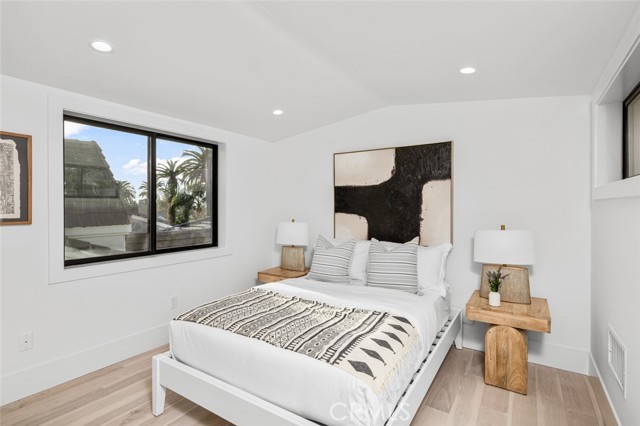 Detail Gallery Image 21 of 30 For 512 Marguerite Ave #B, Corona Del Mar,  CA 92625 - 2 Beds | 2/1 Baths