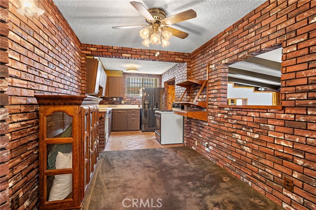 9649 Grace Street, Fontana CA: https://media.crmls.org/medias/48e1a999-2736-4a26-b67f-9a52408e2b02.jpg