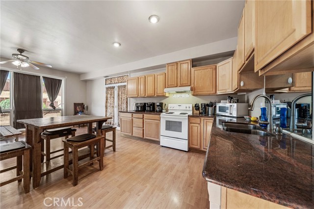 Detail Gallery Image 22 of 56 For 2920 Meadow Creek Rd, Clearlake Oaks,  CA 95423 - 3 Beds | 2/1 Baths