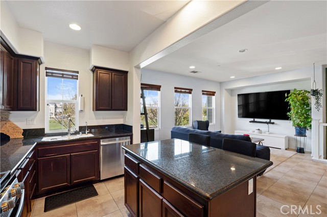 Detail Gallery Image 11 of 40 For 3108 N Oxnard Bld, Oxnard,  CA 93036 - 4 Beds | 3 Baths