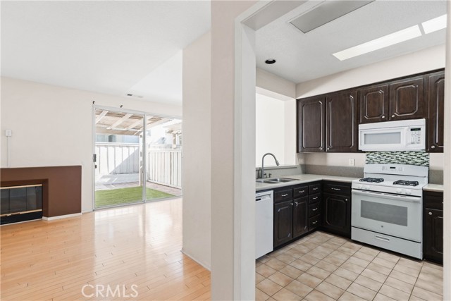 2240 Lago Ventana, Chula Vista CA: https://media.crmls.org/medias/48e2628a-7f92-4bf5-a395-e5c13e489701.jpg