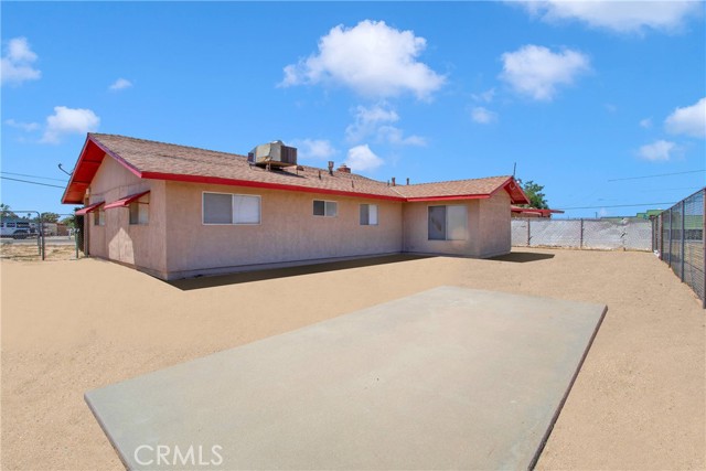 9431 7th Avenue, Hesperia CA: https://media.crmls.org/medias/48e33e37-334f-4383-80b4-e8fd8622a190.jpg
