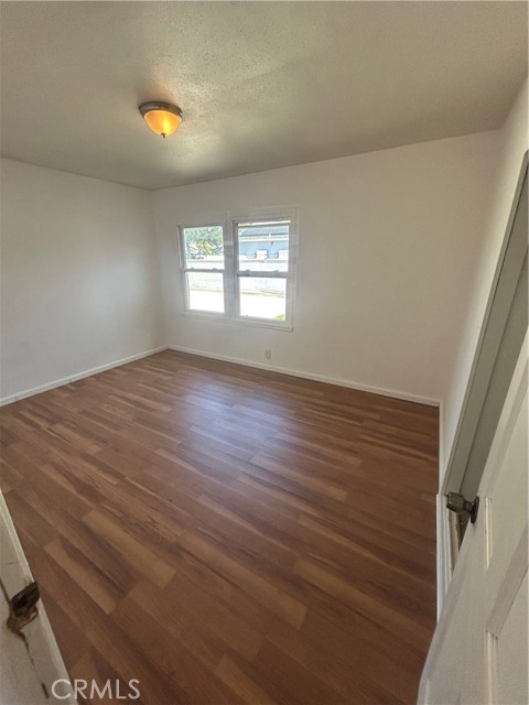 Detail Gallery Image 5 of 10 For 848 N Berlyn Ave, Ontario,  CA 91764 - 3 Beds | 1/1 Baths