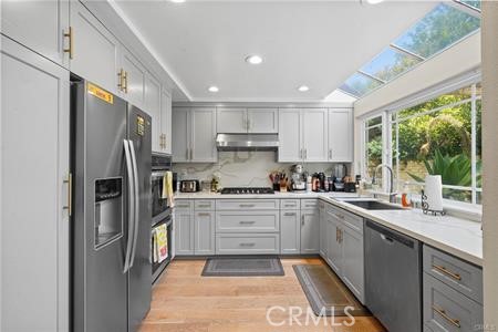 Detail Gallery Image 12 of 29 For 19849 Crystal Ridge Ln, Porter Ranch,  CA 91326 - 3 Beds | 2 Baths