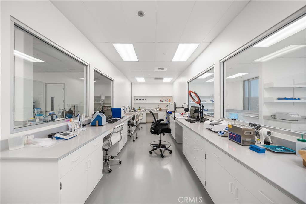 MLS #OC25143028 img 5