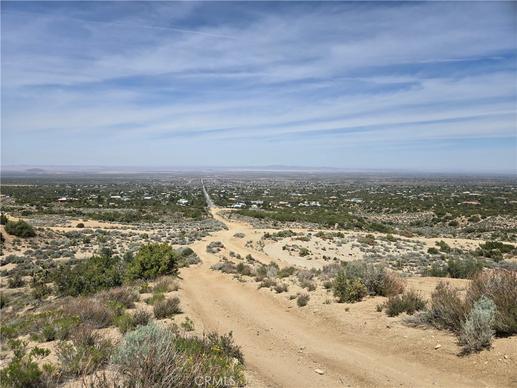 https://media.crmls.org/medias/48e52b51-3685-4414-b610-08645c3e93f6.jpg?preset=X-Large