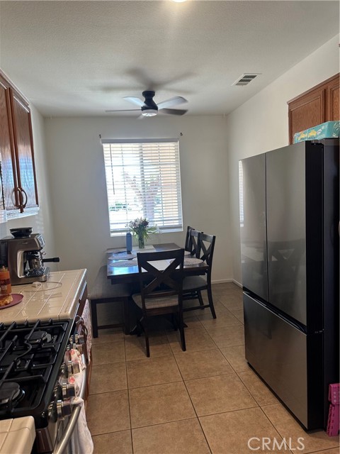 3913 Manquelo Court, Perris CA: https://media.crmls.org/medias/48e5b0dc-14a3-4c0d-af56-733704cb6aef.jpg