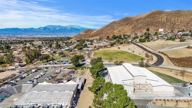 887 Kingman Drive, Norco CA: https://media.crmls.org/medias/48e67c53-56a6-4218-8002-f90a2d5dc3ea.jpg