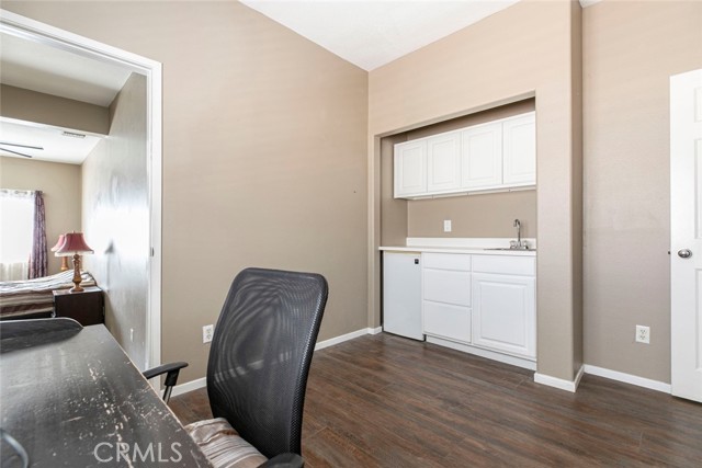 28741 Park Woodland Place, Saugus CA: https://media.crmls.org/medias/48e73a35-1ec8-4048-8c4a-42ad1aa27192.jpg
