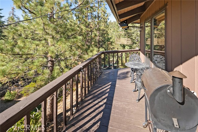 1281 Sand Canyon, Big Bear Lake CA: https://media.crmls.org/medias/48e78bef-6e9d-4f9e-a16d-ff2dd61184fb.jpg