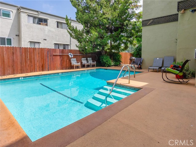 Detail Gallery Image 33 of 45 For 5215 Balboa Bld #108,  Encino,  CA 91316 - 2 Beds | 2 Baths