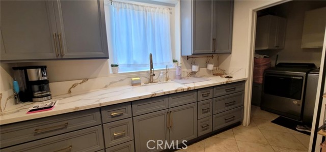 Detail Gallery Image 5 of 13 For 2935 N H St, San Bernardino,  CA 92405 - 4 Beds | 2 Baths