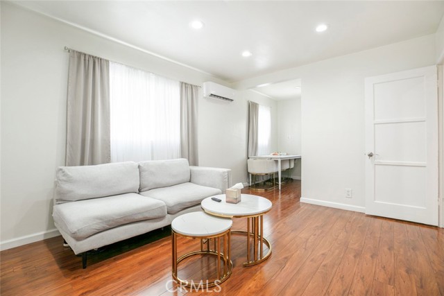 343 Concord Street, Glendale CA: https://media.crmls.org/medias/48e89e12-7365-4805-99db-4cfb2042d7d1.jpg