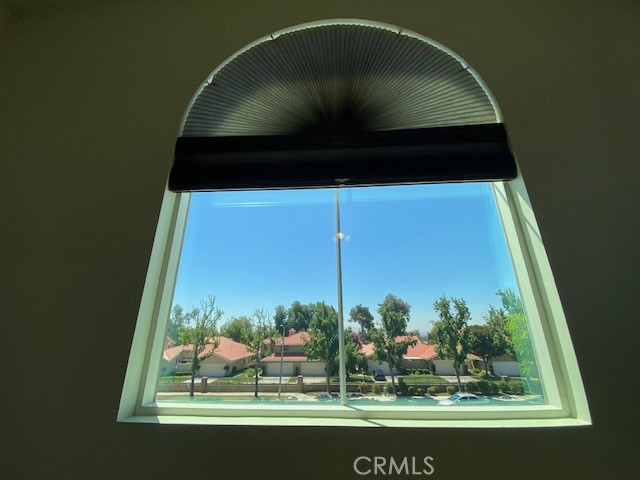 https://media.crmls.org/medias/48e9c645-c555-4803-8988-d2b36ed32e3e.jpg?preset=X-Large
