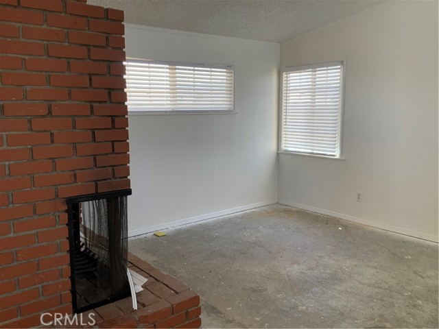 22042 Elkalo Road, Apple Valley CA: https://media.crmls.org/medias/48ea169a-fd4d-4839-a5cb-3a64d9702ca2.jpg