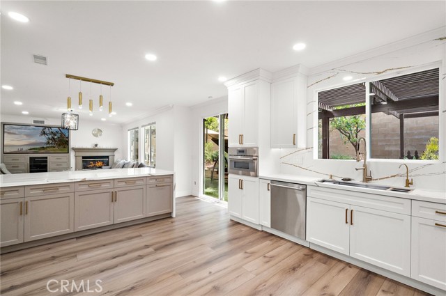 2 Dos Rios, Irvine CA: https://media.crmls.org/medias/48ea5469-7819-4c68-9a02-1f08d0a57f47.jpg