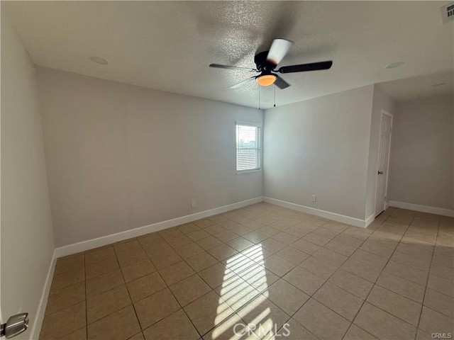 Detail Gallery Image 9 of 13 For 21889 Mary, Perris,  CA 92570 - 3 Beds | 2 Baths