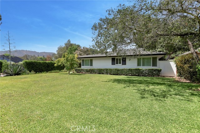 Detail Gallery Image 4 of 35 For 1465 Linda Vista Ave, Pasadena,  CA 91103 - 3 Beds | 2/1 Baths