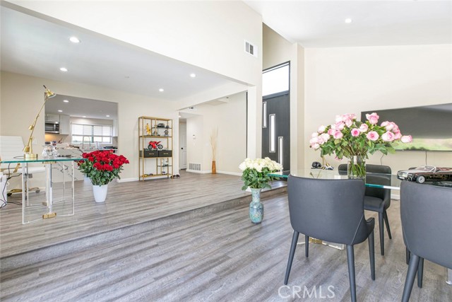 Detail Gallery Image 11 of 38 For 17465 Tuscan Dr, Granada Hills,  CA 91344 - 4 Beds | 3 Baths