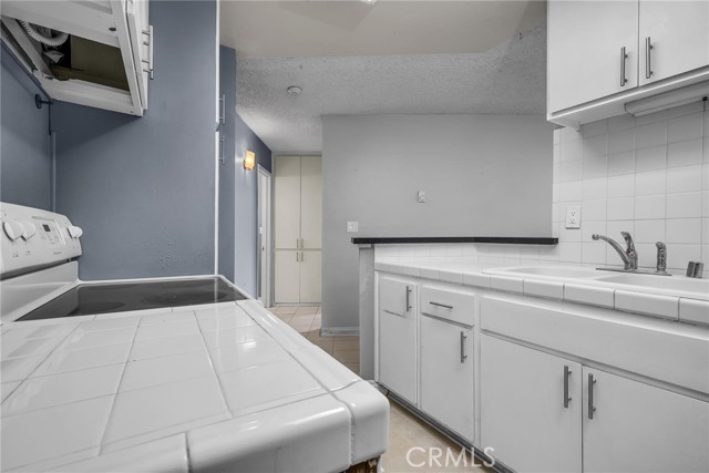 Detail Gallery Image 7 of 21 For 630 the Village #104,  Redondo Beach,  CA 90277 - 1 Beds | 1 Baths