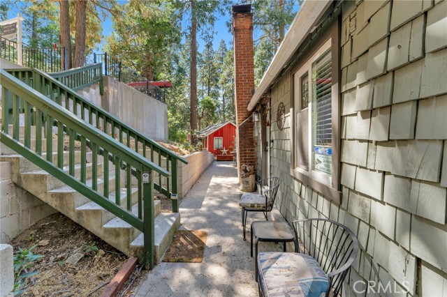 Detail Gallery Image 4 of 22 For 23802 Wildwood Ln, Crestline,  CA 92325 - 1 Beds | 1 Baths