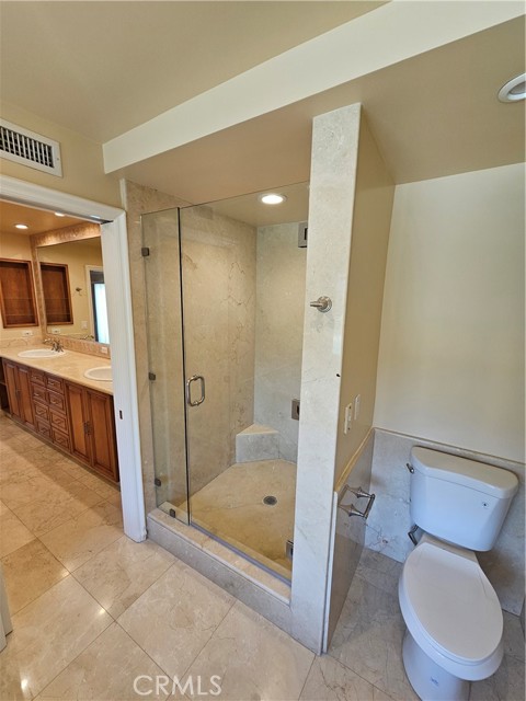 Detail Gallery Image 15 of 30 For 18521 Calle Vista Cir, Porter Ranch,  CA 91326 - 5 Beds | 4 Baths