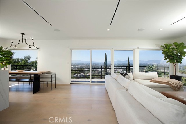 3863 Sherwood Place, Sherman Oaks CA: https://media.crmls.org/medias/48ee97a3-dd3a-42c4-ba35-f8ec708f1f0f.jpg