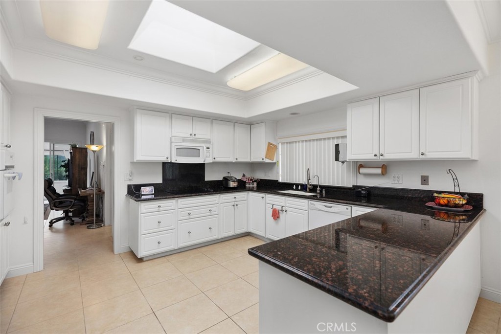 MLS #OC25131925 image #32