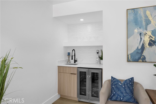 Detail Gallery Image 11 of 25 For 5852 Bellfield Ln, Huntington Beach,  CA 92648 - 4 Beds | 2/1 Baths