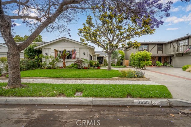 3650 Claremore Avenue, Long Beach CA: https://media.crmls.org/medias/48ef87a7-e3e2-4f6a-bb99-2a25ccbd202e.jpg