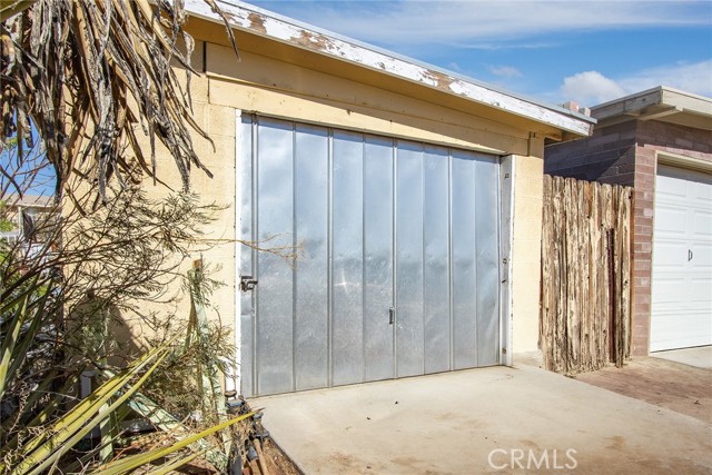 Detail Gallery Image 7 of 13 For 6130 E Parkway, Joshua Tree,  CA 92252 - 2 Beds | 1 Baths